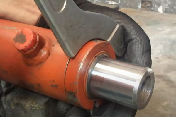 Hoe hydraulische cilindergroottes te beheersen